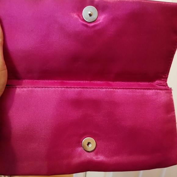 Magenta satin 'Clutch' - Picture 3 of 4